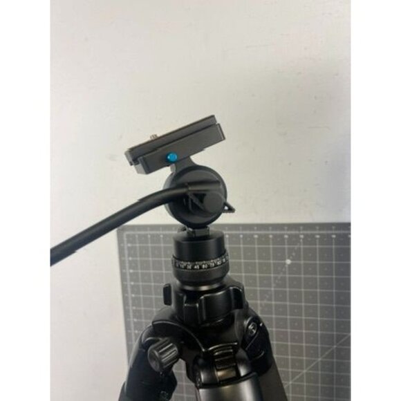 Slik PRO 700 DX 3-Section Aluminum Tripod System SVH-501 Video Head - Picture 8 of 11